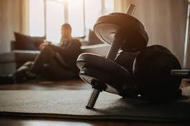 赌场防骗：警惕那些通过“交友软件”诱导你进入虚假棋牌平台的“杀猪盘”。（谨防交友软件诱导参与虚假棋牌平台的杀猪盘骗局）